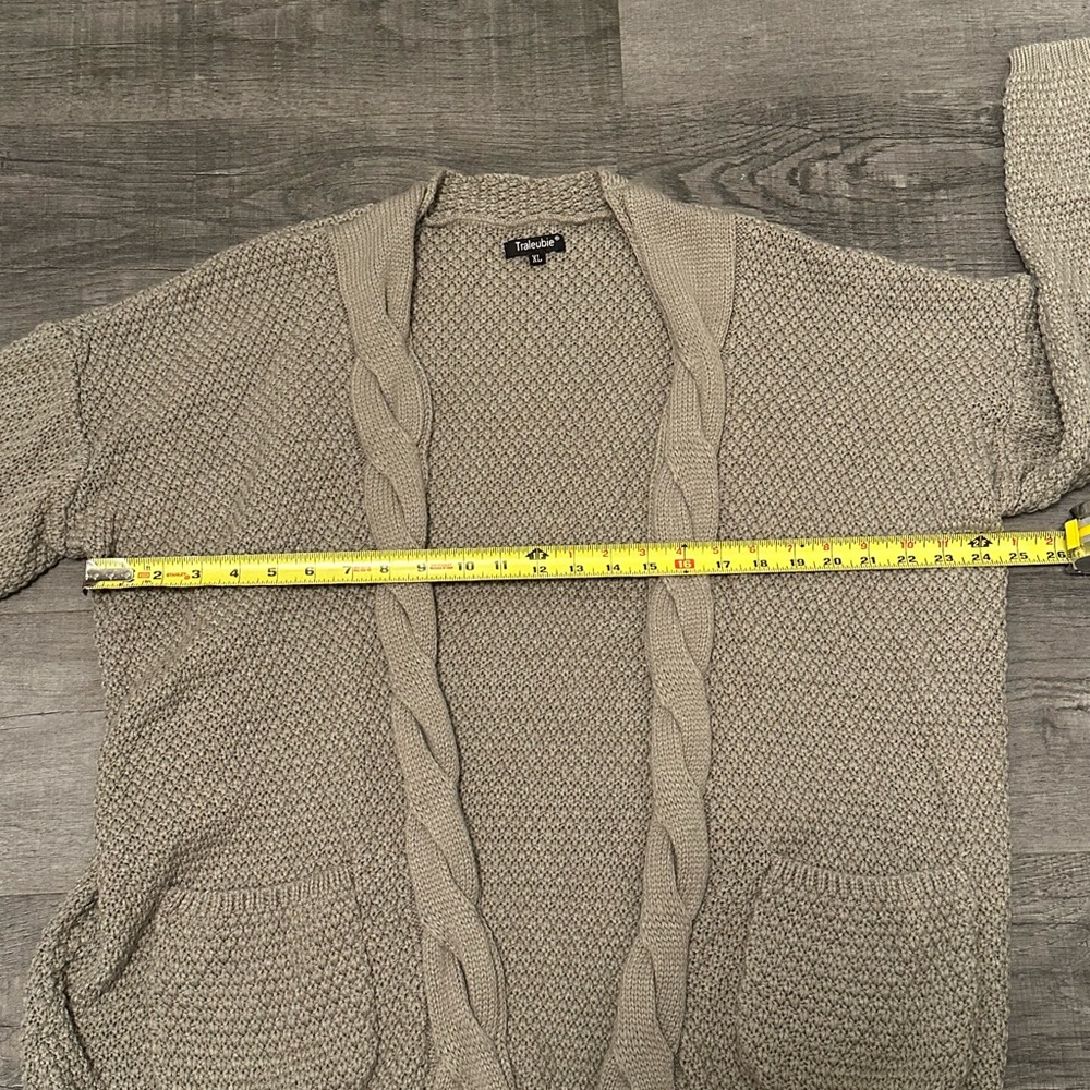 Women’s like new Traleubie cardigan sweater size XL - Picture 4 of 9